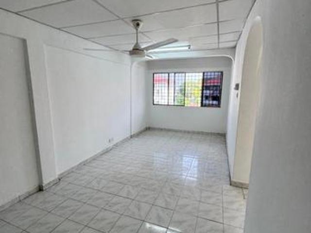 LowDepoCashbackBlok34 Taman Bunga Negara Seksyen 27 Shah Alam Flat