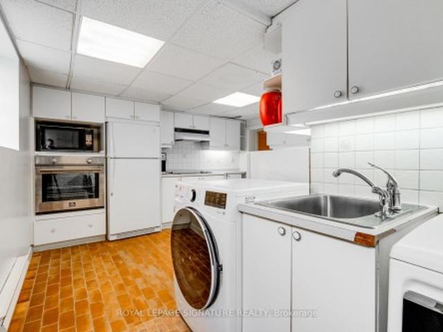 Lower 529 Spadina Road, Toronto, ON, M5P 2W9 house for lease | Listing ID C13121 | Royal LePage