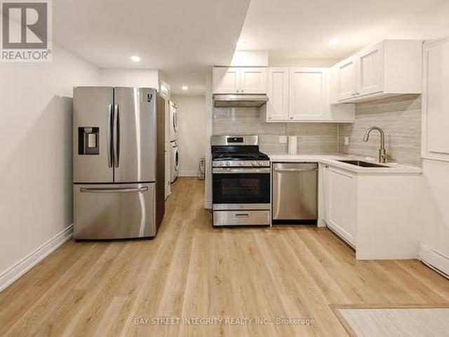 Lower 598 Crawford Street, Toronto, ON, M6G 3K2 house for lease | Listing ID C13560 | Royal LePage