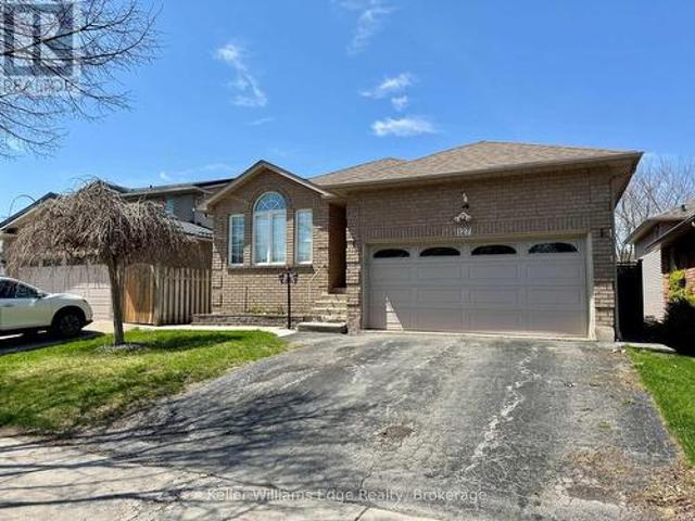 Lower 127 First Road W, Hamilton Stoney Creek Mountain, ON, L8J 2R3 house for lease | Listing ID X13048 | Royal LePage