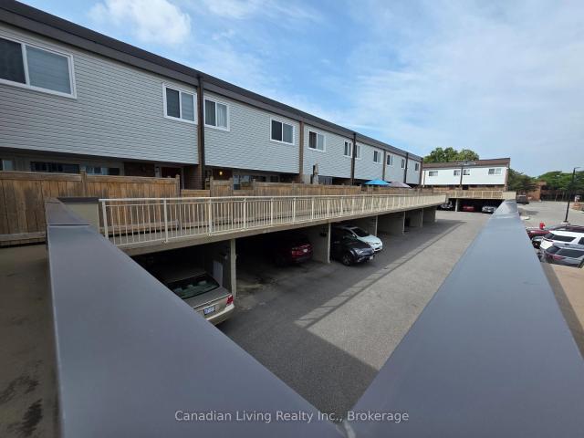 Lower 138 Milestone Crescent, Aurora | 1+1Beds/1Bath, Townhouse, $1,100/mo | Condos. Ca