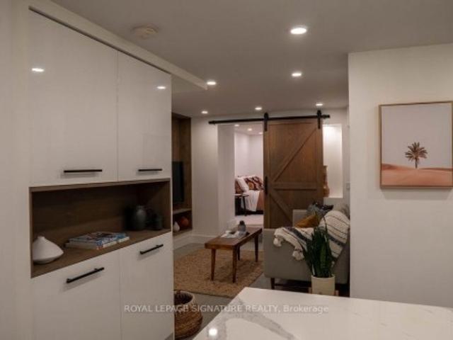 Lower 166 Oakmount Road, Toronto, ON, M6P 2N9 house for lease | Listing ID W13464 | Royal LePage