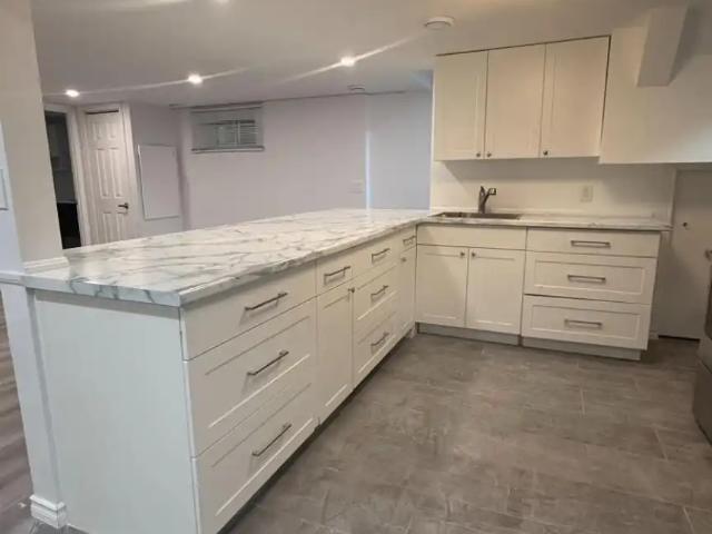 LOWER 20 ROSE AVENUE