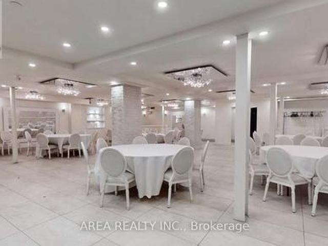 Lower 2472 Yonge Street, Toronto, ON, M4P 2H5 commercial for lease | Listing ID C13549 | Royal LePage