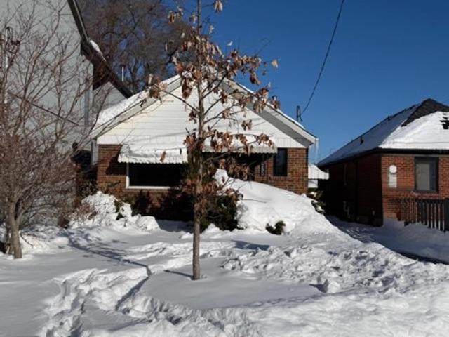Lower 293 Glebemount Avenue, Toronto, ON, M4C 3V4 house for lease | Listing ID E13432 | Royal LePage