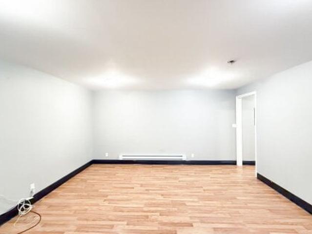 Lower 3352 Dundas Street W
