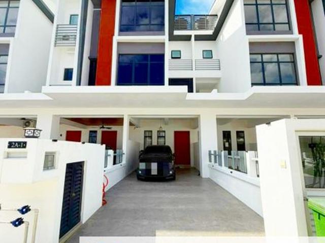 Lower Unit @ Taman Akasia, Semenyih – | Spacious 3 Bedrooms | Matured Residential Area FOR