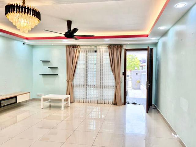 Lower Unit Townhouse The Strata Bandar Puteri Bangi