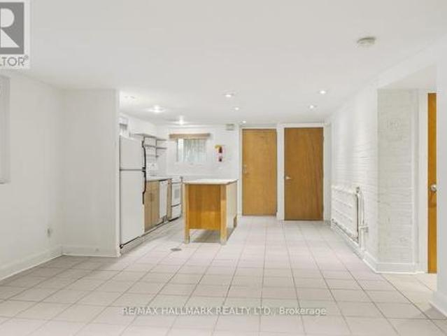 Lower A 321 Palmerston Boulevard, Toronto, ON, M6G 2N5 investment for lease | Listing ID C13601 | Royal LePage