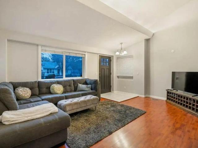 Lower bedroom/den/private bathroom