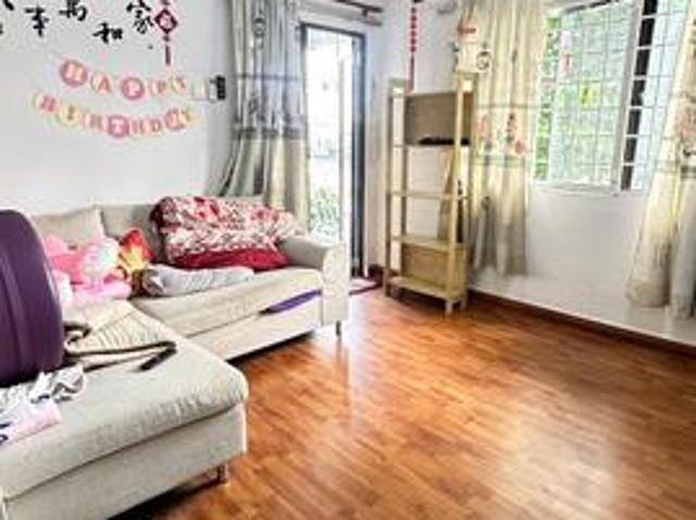 Lower floor with lift apartment600 Tmn lembah maju ampang Pandan indah