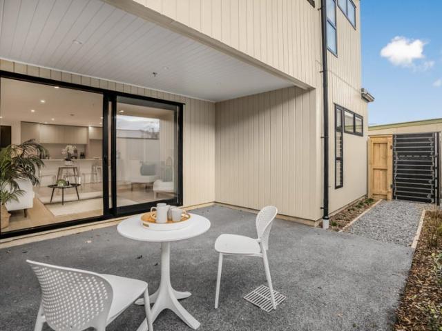 lower hutt, 2 bedrooms