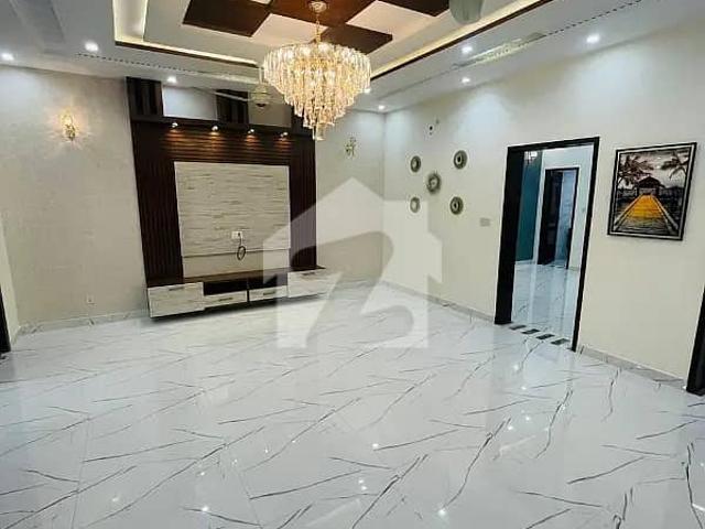 Lower Portion Of 10 Marla Available For Rent In Bahria Town Lahore