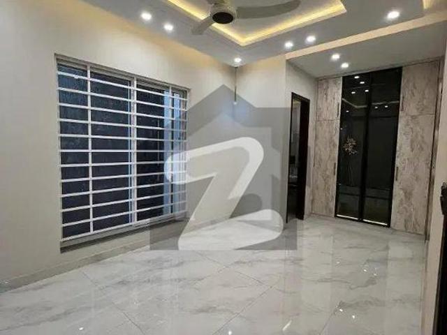 Lower Portion of 5 Marla House Available For Rent In Park View City