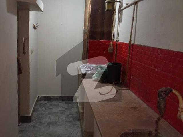 Lower Portion In Godown /Warehouse North Karachi For Rent