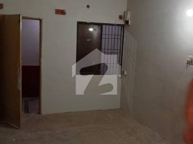 Lower Portion In Godown /Warehouse North Karachi For Rent
