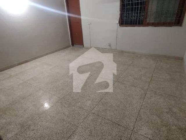 Lower Portion Sized 290 Square Yards Available In Gulshan e Iqbal Block 1