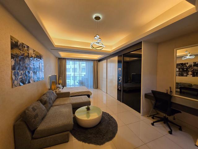 Lowlevel fully furnished unit