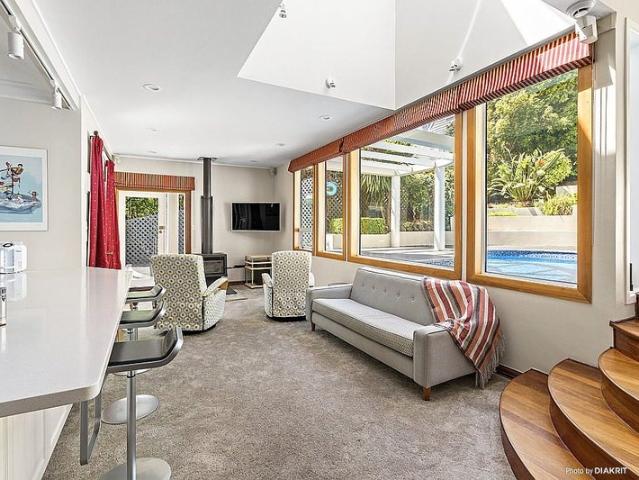 lowry bay, 5 bedrooms