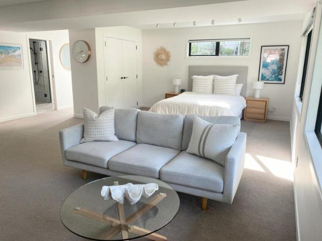lowry bay, studio