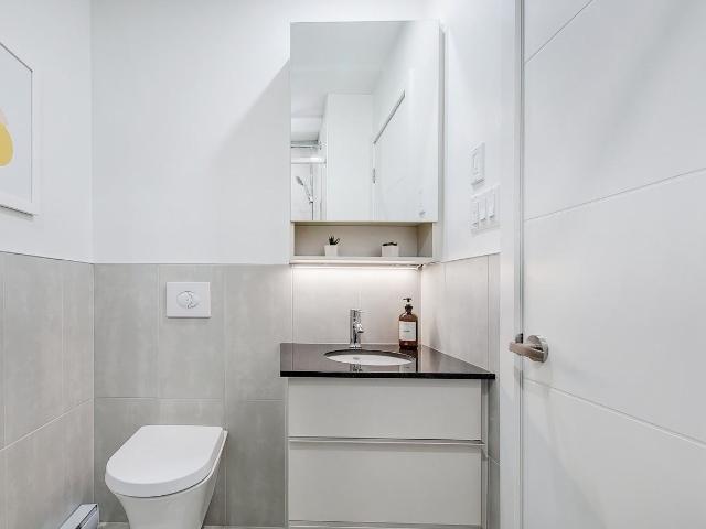 Loxley Mille Carré 2 Bedroom Apartment for Rent at 2061 Rue Stanley, Montréal, QC H3A 0B7 Quartier Ville Marie