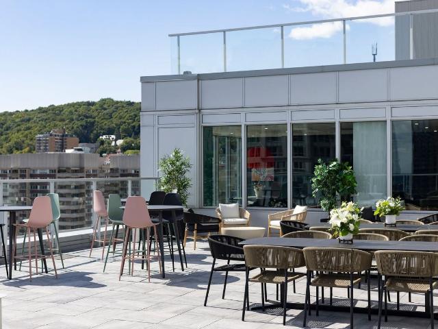 Loxley Mille Carré 2 Bedroom Apartment for Rent at 2061 Rue Stanley, Montréal, QC H3A 0B7 Quartier Ville Marie