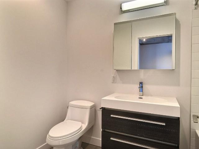 Loxley Quartier des Spectacles 1 Bedroom Apartment for Rent at 375 Rue De La Concorde, Montréal, QC H3A 1J3 Quartier Ville Marie