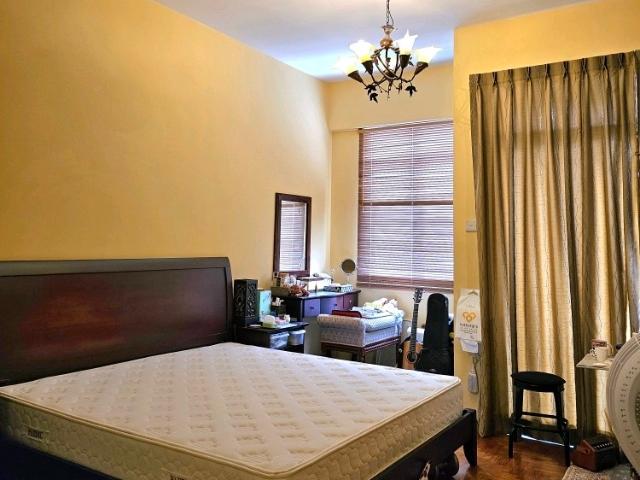 Loyang Villas Terraced House For Sale, $2,600,000, 5 Bed 5 Bath 2,217 sqft $1,610.00 psf
