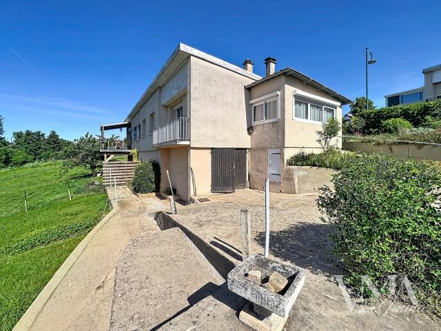 Lozanne Maison à rénover avec un terrain et beau potentiel