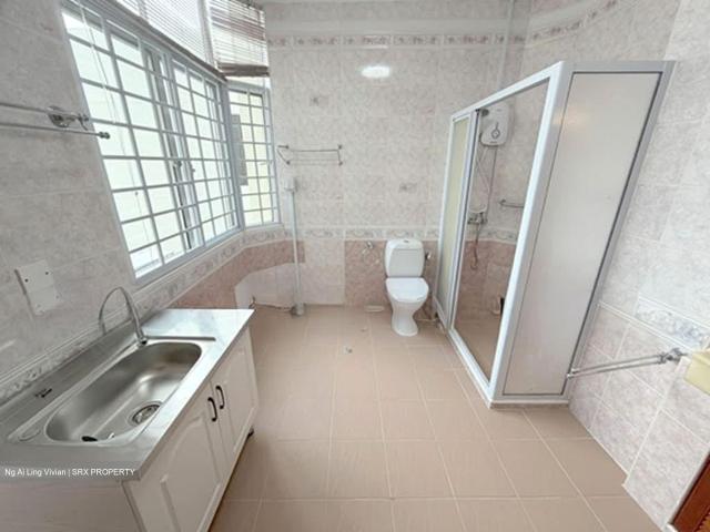Lloyd Court D9, Apartment
