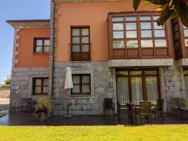 Llanes