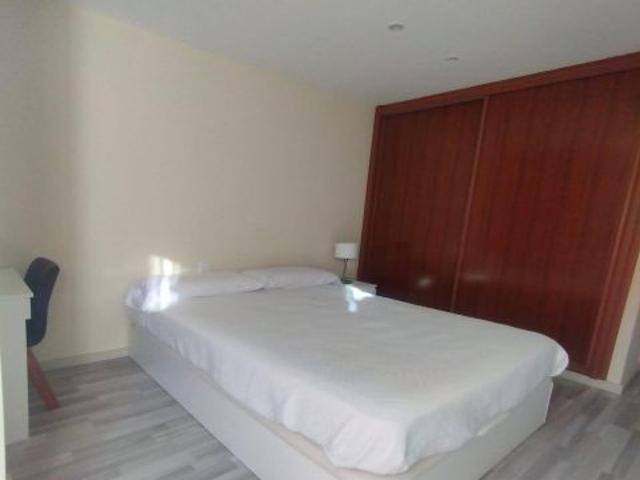 Llano Camello. Piso 2 habitaciones, balcon, reformado, 2 plazas de garaje