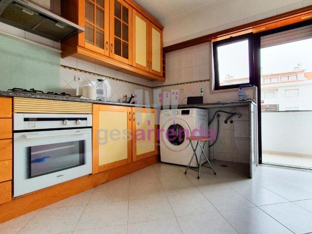 LM104 | Apartamento T2+2 São João do Estoril com garagem
