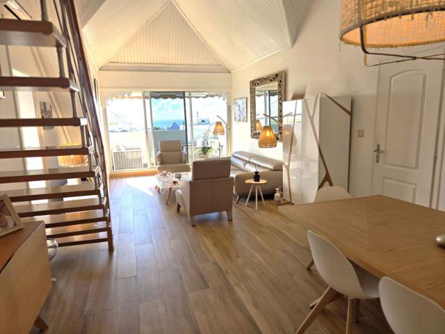 LNA loue T3 4 duplex haut de gamme, vue mer Saint Denis