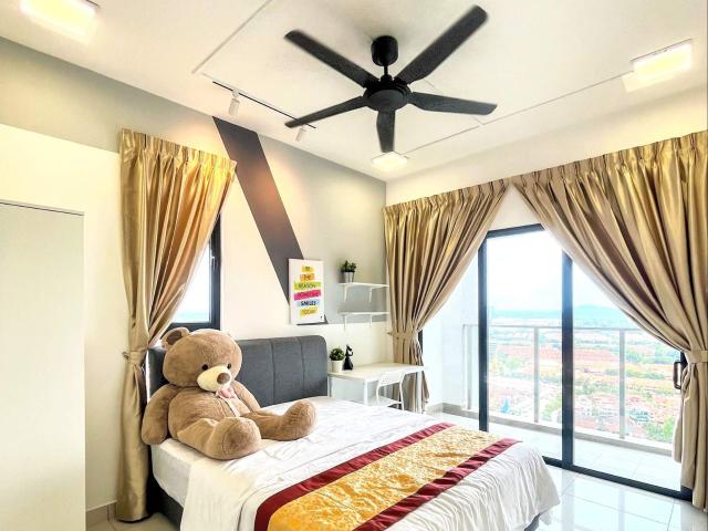 LRT 3 Shah Alam Line Trio Residence Lotus Furnished Affordable Balcony Middle Room