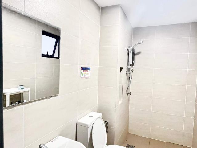 LRT 3 Shah Alam Line Trio Residence Lotus Furnished Affordable Balcony Middle Room
