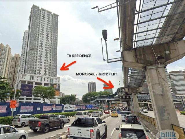 Lrt, mrt, monorail, bus station walk only 1 min 50meter *mid master room