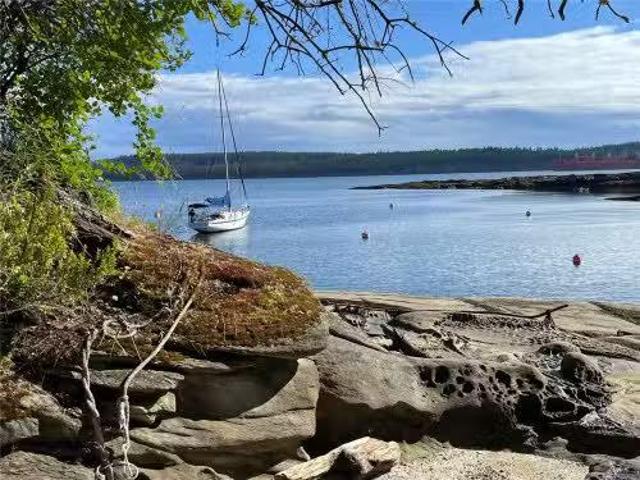 Lt 32 Ruxton Island, Ruxton Island, BC, V0V 0V0 vacant land.