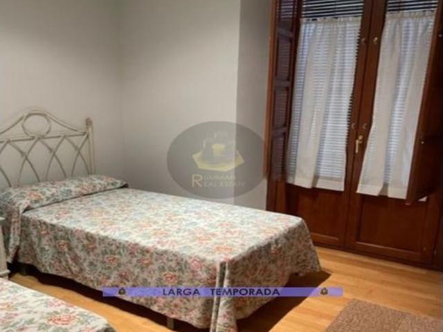 LT/ Estupendo piso amueblado con DOS dormitorios en zona Reyes Católicos