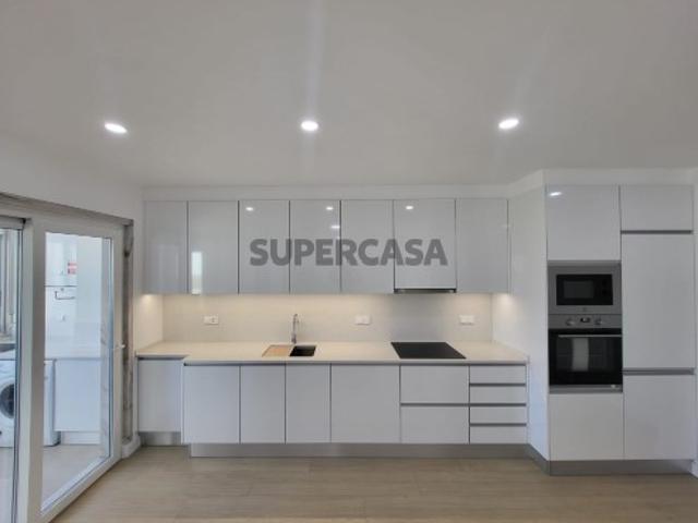 Lumiar / Alameda Linhas Torres T4 transformado em T3 fácil conversão, Garagem, Varandas