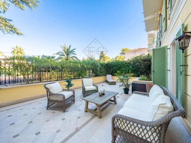 Lumière et Charme Belle Époque, Appartement trois pièces CANNES