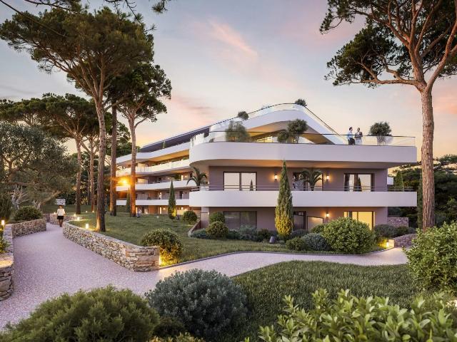 Entre pinède et horizon azur — 2 chambres et balcon plein su. 65m² Antibes