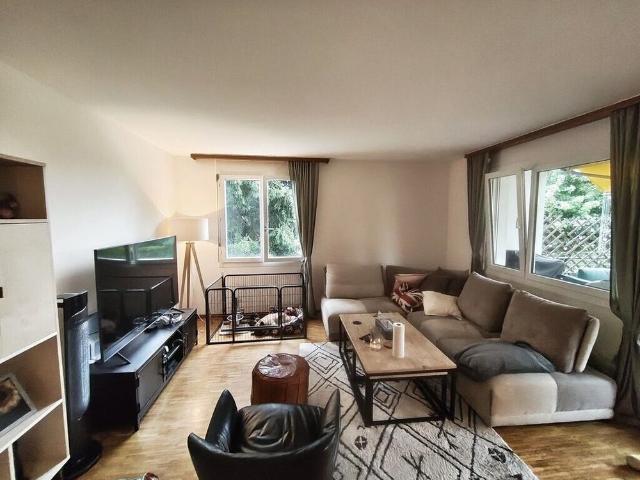 Luminous 2.5 room apartment with terrace