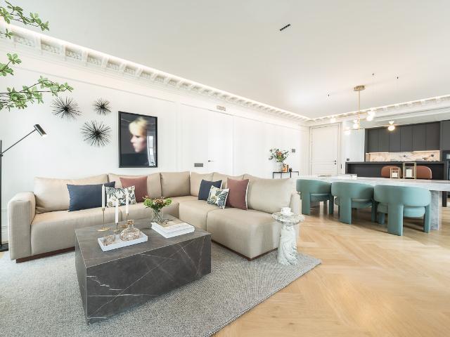 Luminous 3 bedroom apartment in Narvaez