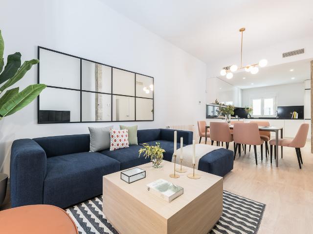 Luminous 3 bedroom ground floor apartment in Mdrid city centre