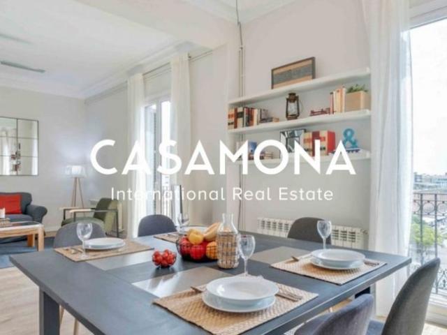 Luminous and Spacious 2 Bedroom Apartment with Balcony in El Born