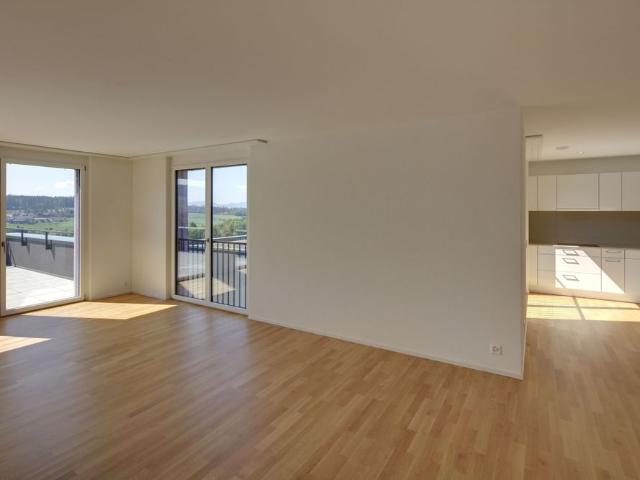 Luminous apartment with spacious balcony in the Ankenbüel development!