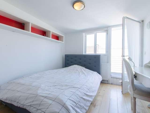 Luminous room in 3 bedroom apartment in Ixelles, Brussels