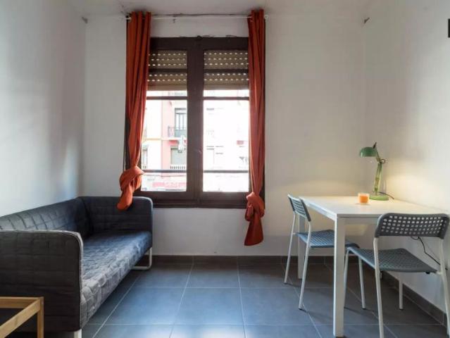 Luminous room with chest of drawers in 5 bedroom apartment, Eixampl