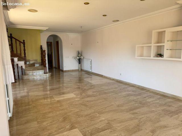 Luminosa vivienda unifamiliar con piscina y amplios espacios en Marratxí
